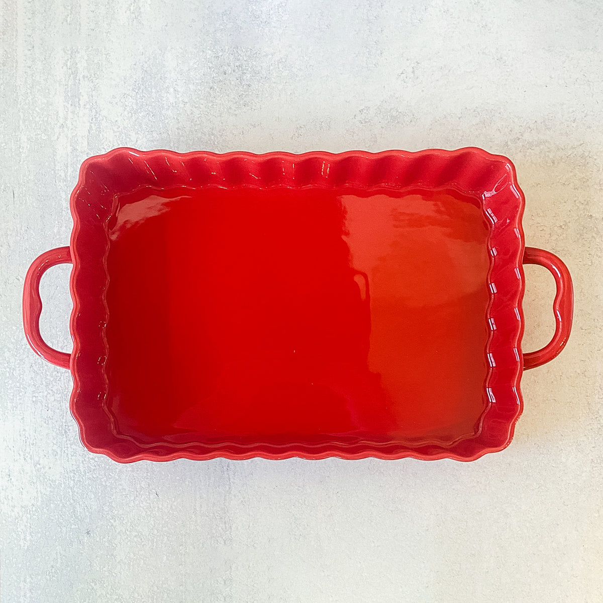 http://pauladeenshop.com/cdn/shop/products/red_casserole_large_371c80c6-83f2-43ad-ae3e-bfad369ec8f5_1200x1200.jpg?v=1690822208