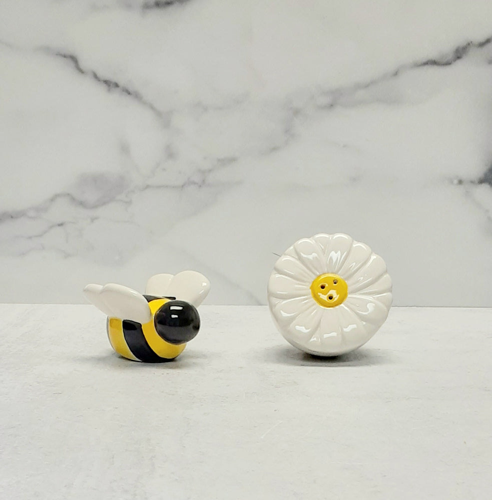 Salt & Pepper Shaker Set Bee/Daisy